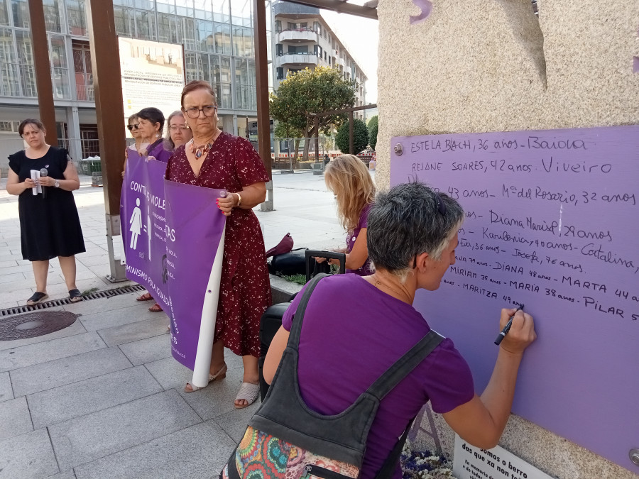 Repulsa en Ribeira por el último crimen machista de A Coruña