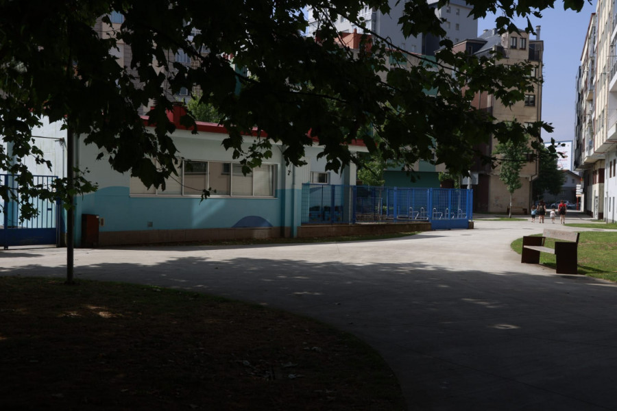 Piden una zona de 'Bico e Vai' para dejar y recoger a sus hijos en la guardería de A Lomba