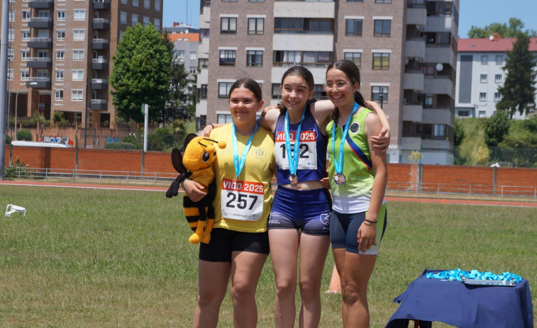 El Mazí celebra los éxitos conseguidos en el gallego Sub 14 de Vigo