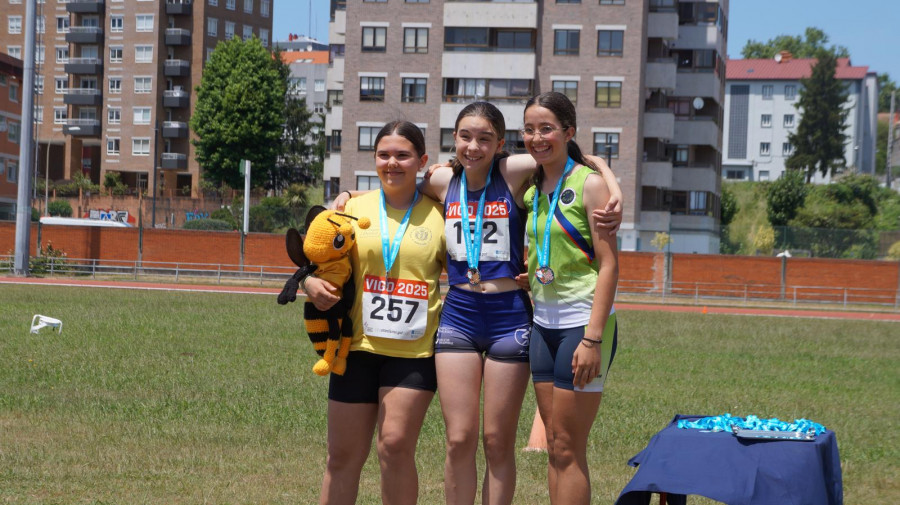 El Mazí celebra los éxitos conseguidos en el gallego Sub 14 de Vigo