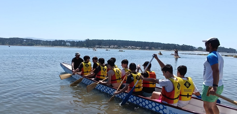 O Breogán invita a probar o barco dragón a empresas, establecementos e grupos de amigos