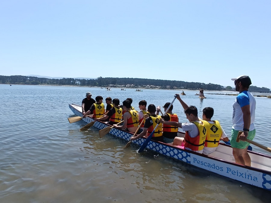 O Breogán invita a probar o barco dragón a empresas, establecementos e grupos de amigos