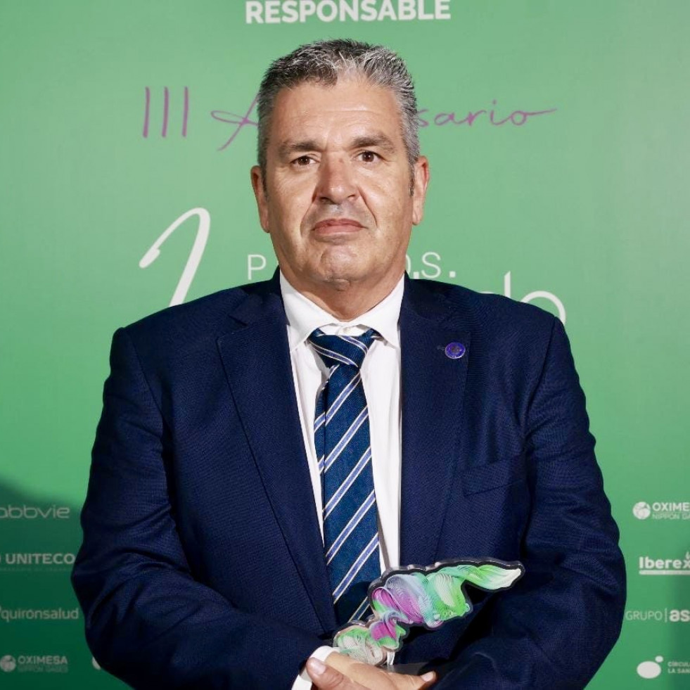 Reconocen la trayectoria 'Tato' Vázquez Lima, jefe de Urgencias del Hospital do Salnés, con el premio 'Latido'