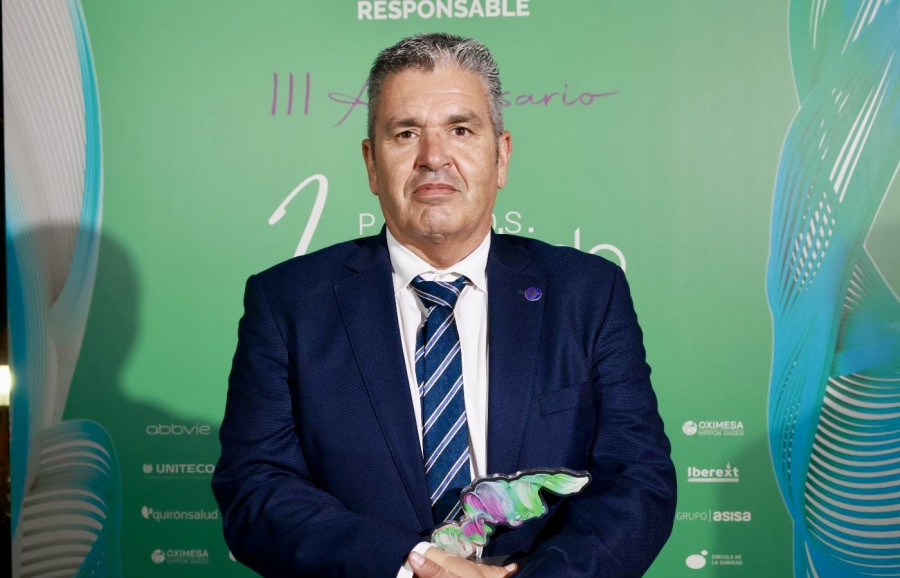Reconocen la trayectoria 'Tato' Vázquez Lima, jefe de Urgencias del Hospital do Salnés, con el premio 'Latido'