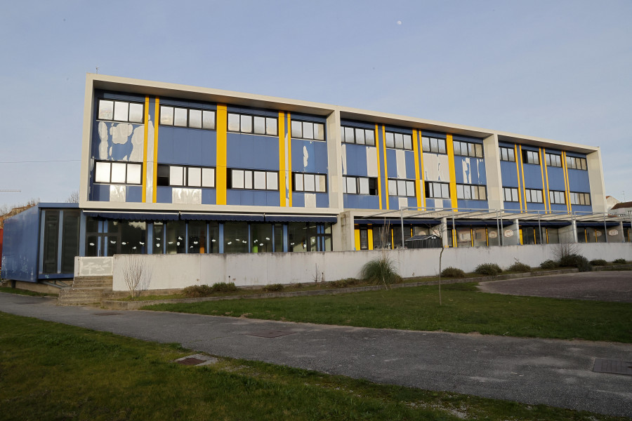 Familias del colegio A Lomba de Vilagarcía reclaman el desdoble de un aula de 4º de Infantil