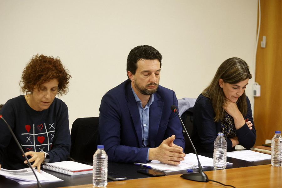Los socialistas instan al arreglo de una acera en Ribadumia tras “máis dun ano de abandono”