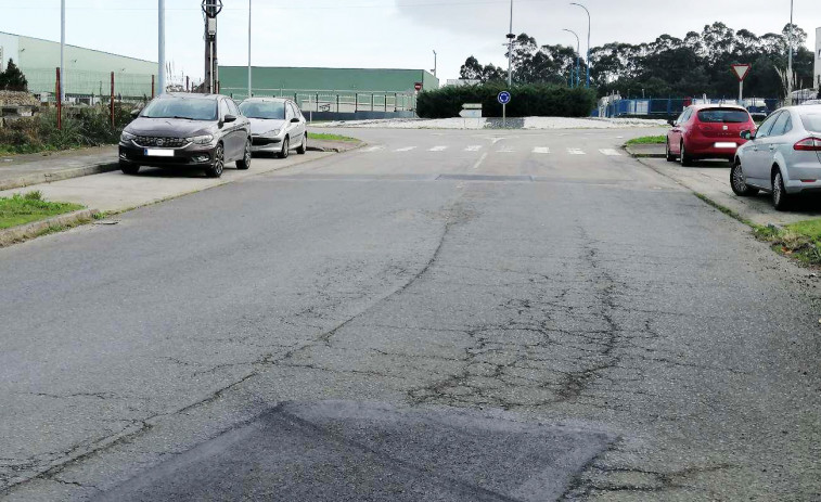 A Pobra saca a licitación la mejora de la pavimentación del vial de acceso al polígono industrial de A Tomada