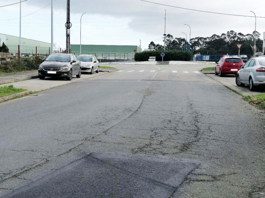 A Pobra saca a licitación la mejora de la pavimentación del vial de acceso al polígono industrial de A Tomada