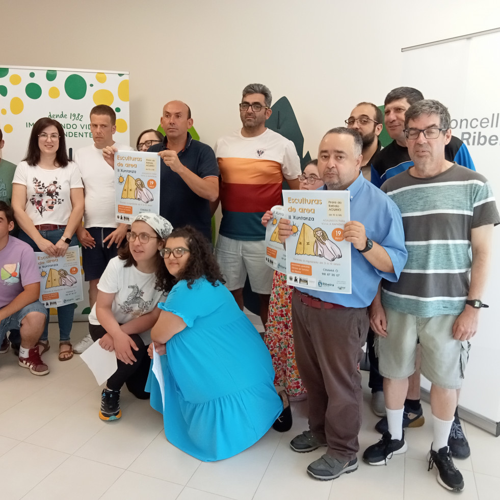 La playa aguiñense de O Rebalo estrenará el 19 de julio la segunda edición de la Xuntanza de Esculturas de Area de Ribeira