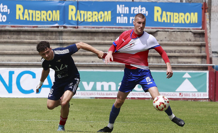 El central redondelano Samu Santos se une a la lista de renovados del Arosa