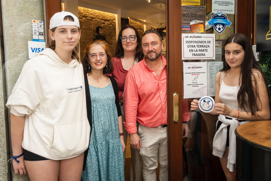 El IES de Sanxenxo crea un QR y traduce a tres idiomas la carta de cinco locales de hostelería