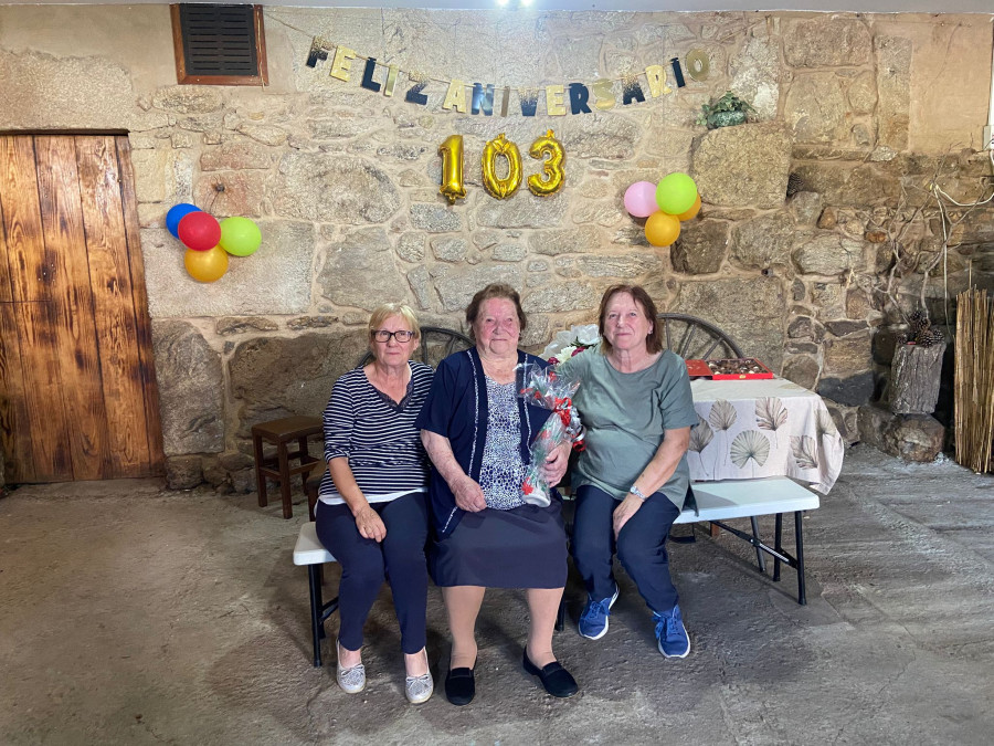 Con humor y salud: Los 103 años de Manuela en Cuntis