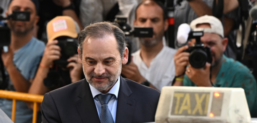 Ábalos asegura en el Supremo que no se reconoce en los audios que le implican en amaños y que podrían estar manipulados