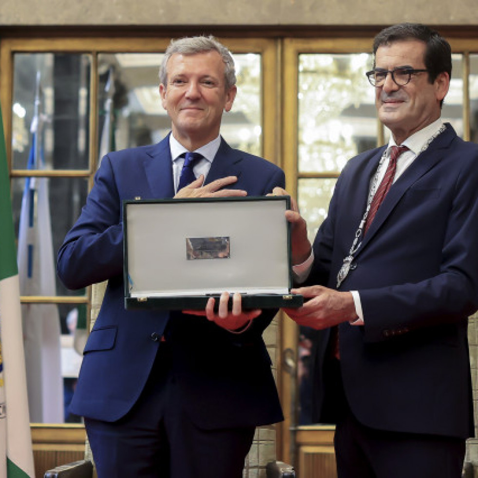 Rueda recibe las llaves de Oporto y pide avanzar en la interconexión de Portugal y Galicia