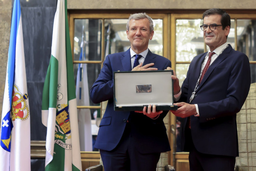 Rueda recibe las llaves de Oporto y pide avanzar en la interconexión de Portugal y Galicia