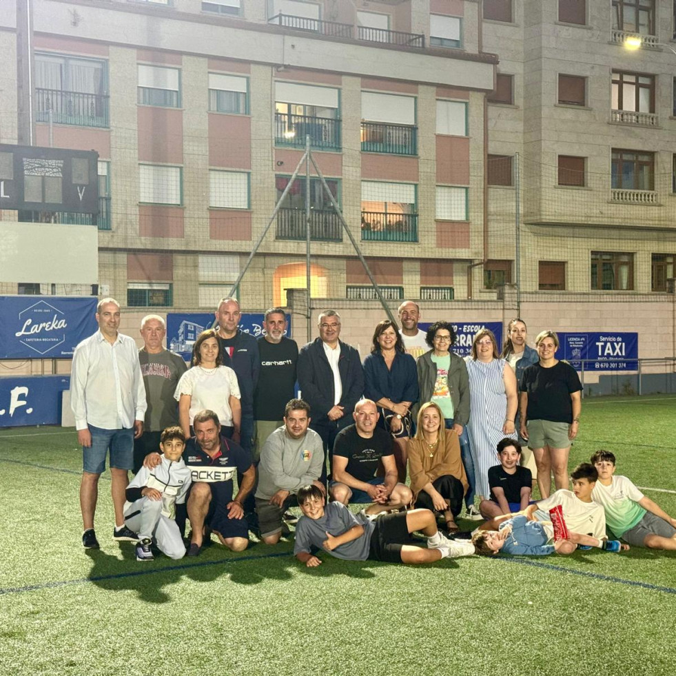 O Umia Club de Fútbol presenta á nova directiva no Campo da Bouza