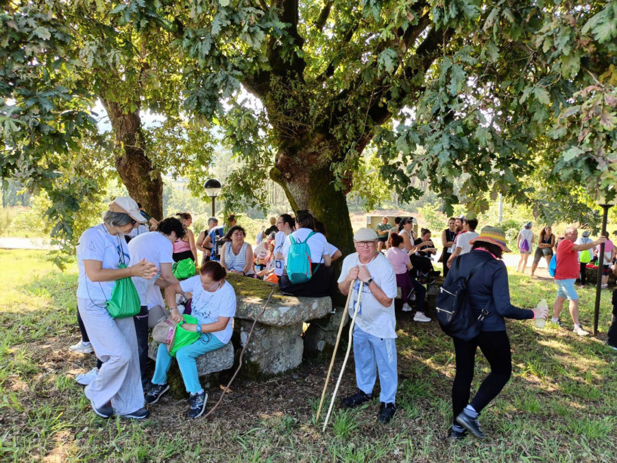 Éxito de participación en el nuevo tramo de la Vía Mariana por Valga
