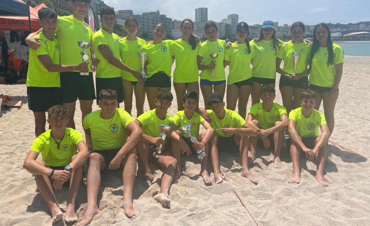 Los juveniles y júnior del CNS Vilagarcía triunfan el Autonómico de verano