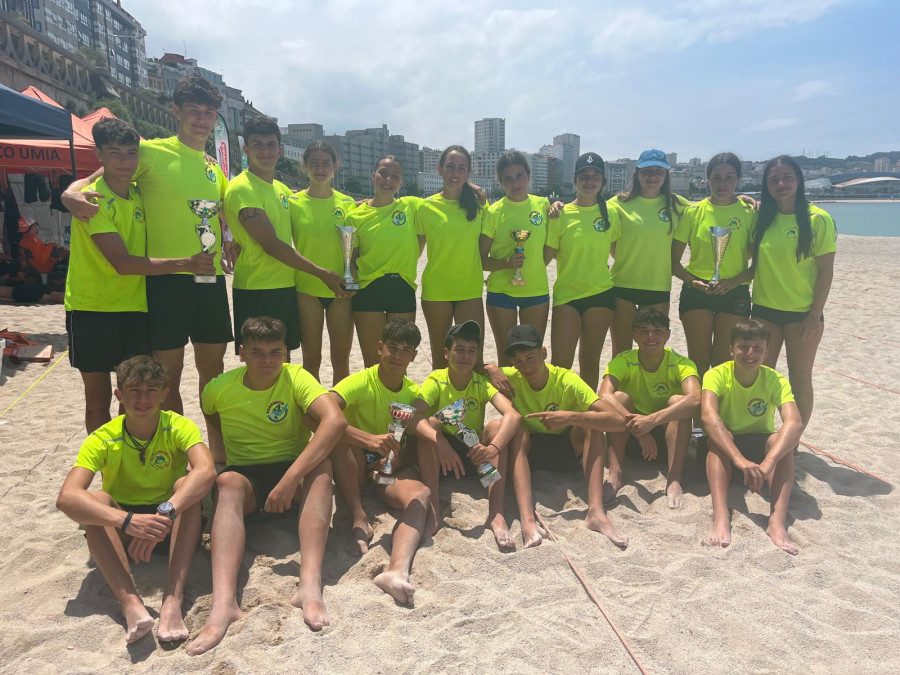 Los juveniles y júnior del CNS Vilagarcía triunfan el Autonómico de verano