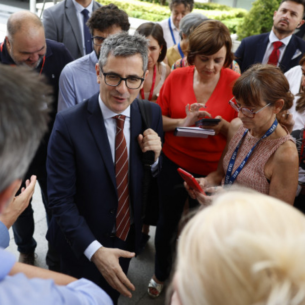 El juez Peinado pide al Supremo investigar al ministro Bolaños por malversación y falso testimonio
