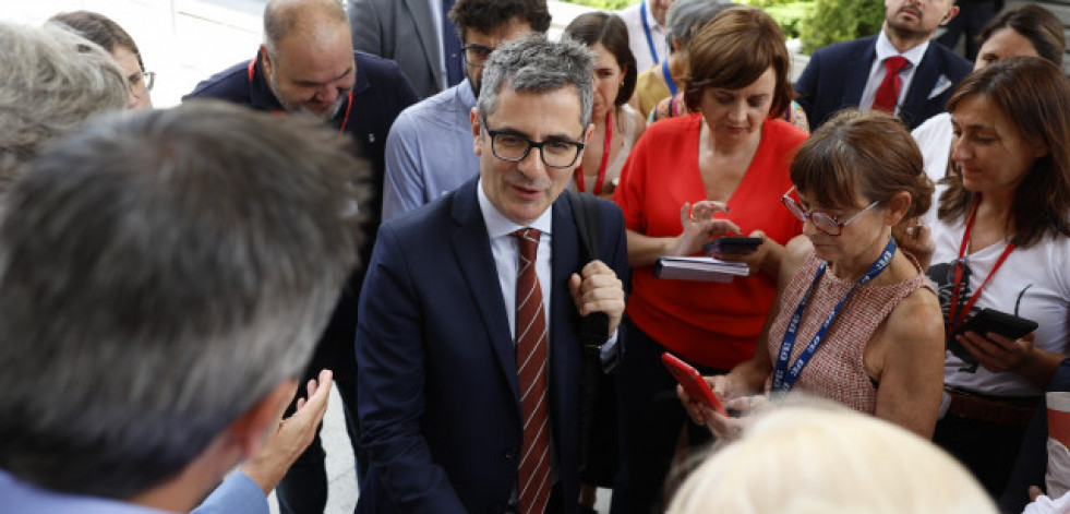 El juez Peinado pide al Supremo investigar al ministro Bolaños por malversación y falso testimonio