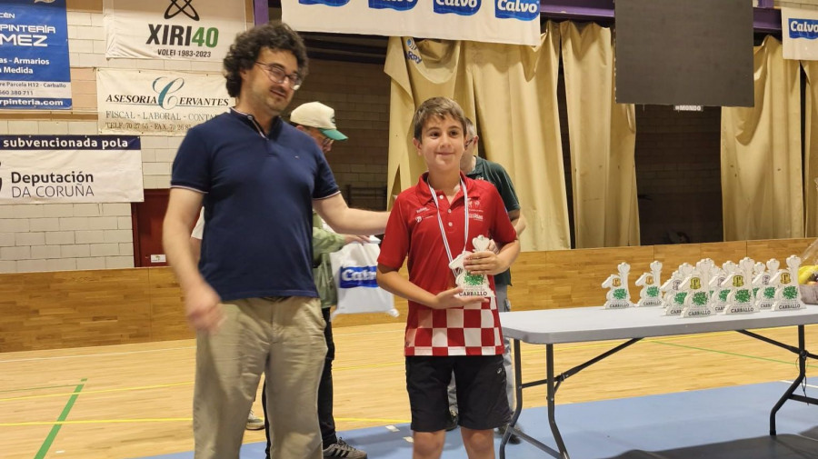 El Fontecarmoa regresa con dos medallas del II Torneo Escolar de Carballo