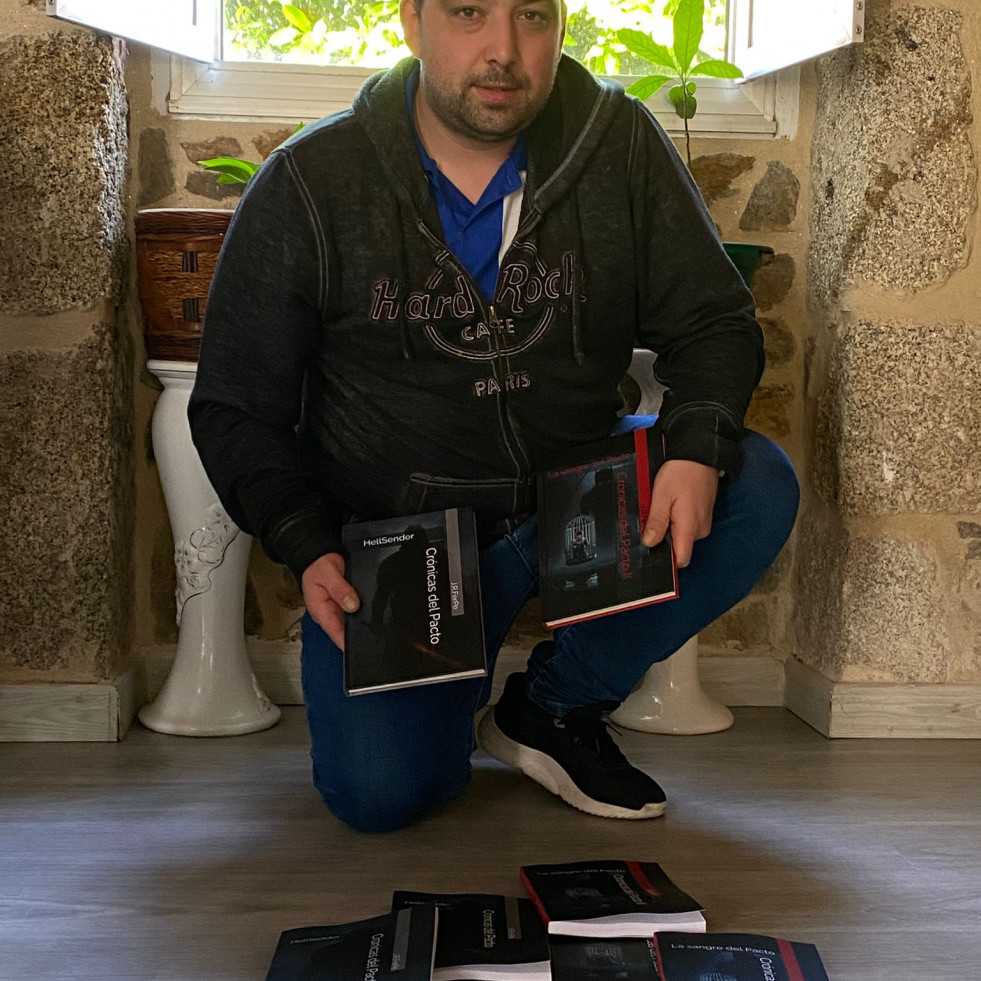 José Ramón Fernández | “Decidín autopublicar porque as editoriais non me responderon. O difícil  é darse a coñecer”