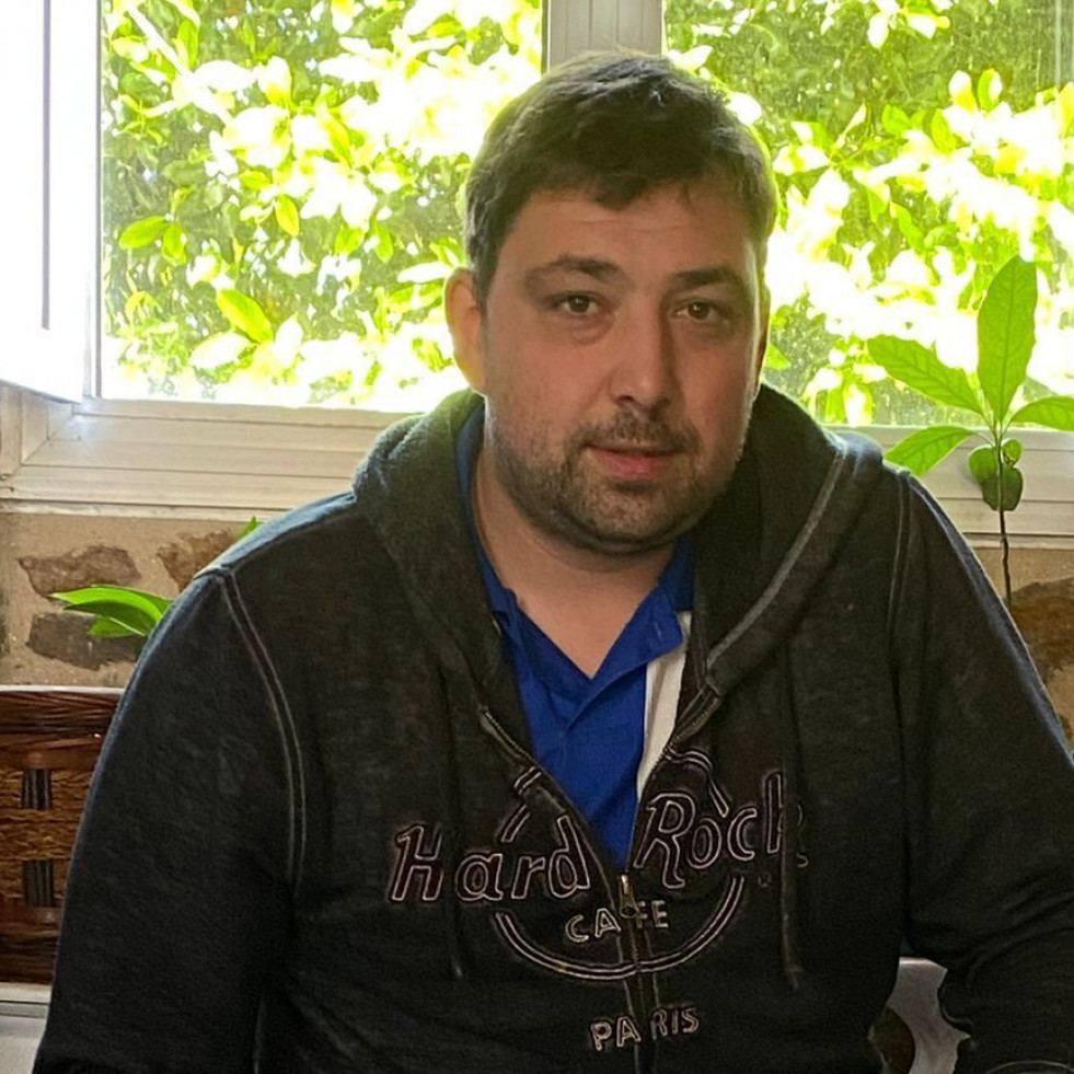 José Ramón Fernández | “Decidín autopublicar porque as editoriais non me responderon. O difícil  é darse a coñecer”