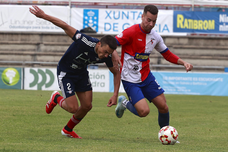 Antón Concheiro se suma a la lista de renovaciones del Arosa SC