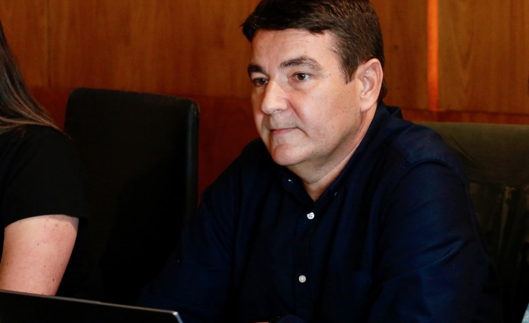 A Illa contrata 18 nuevos operarios para reforzar los servicios municipales en verano