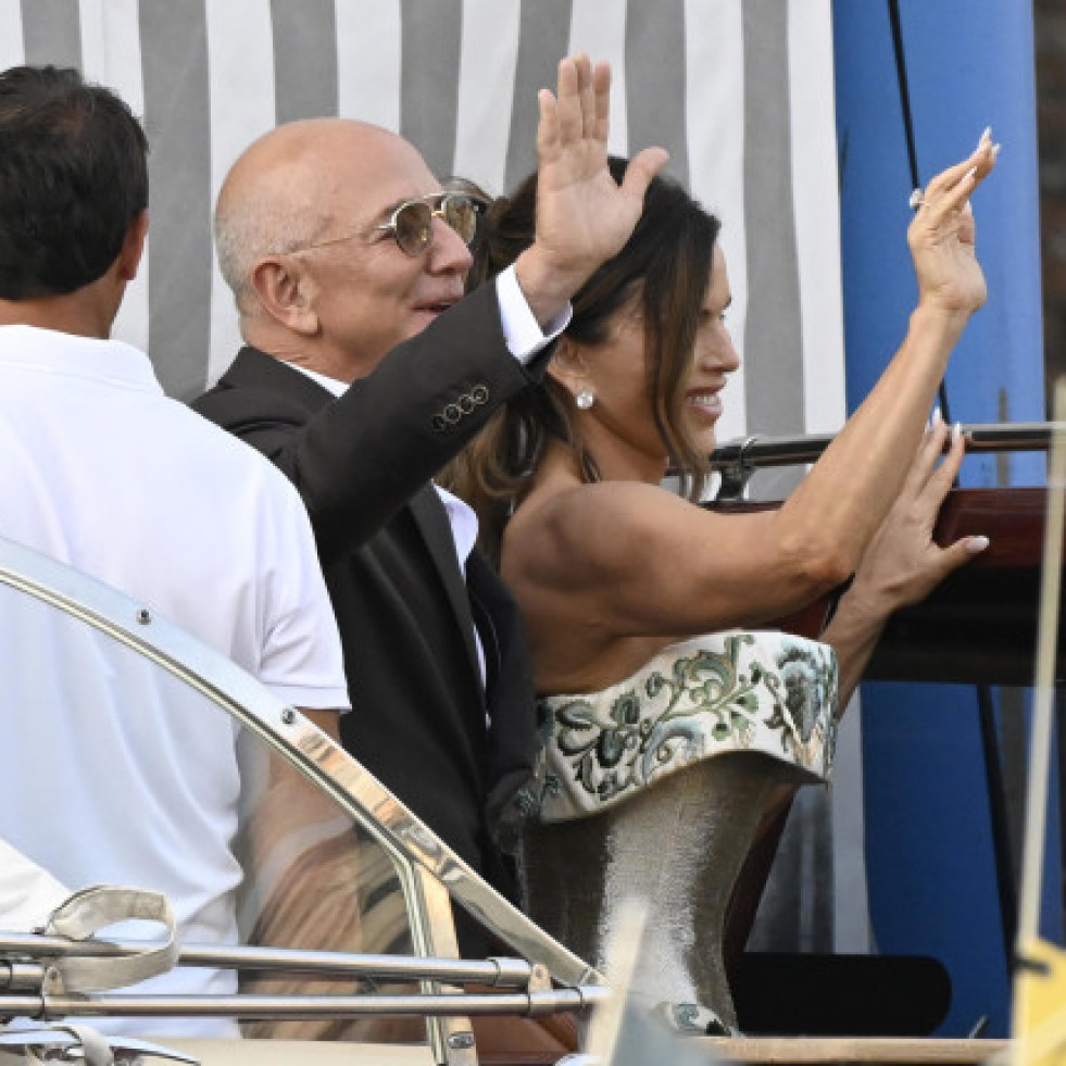 Jeff Bezos y Lauren Sánchez se dan el 