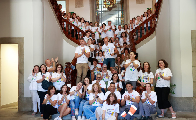 Un gran pasacalles con música, plumas y abanicos reivindicará hoy el Día do Orgullo en la ciudad