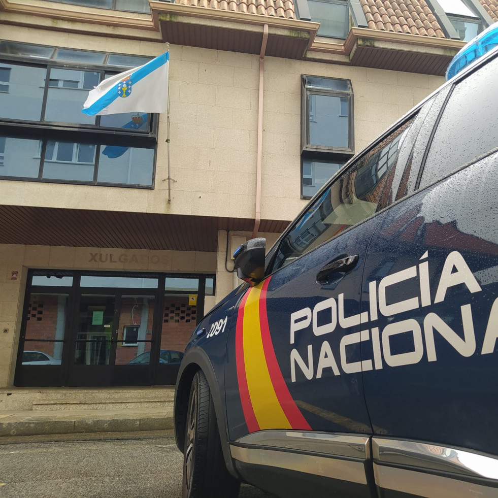 Un juez envía a prisión a un individuo de mediana edad que está investigado por varios robos en Ribeira