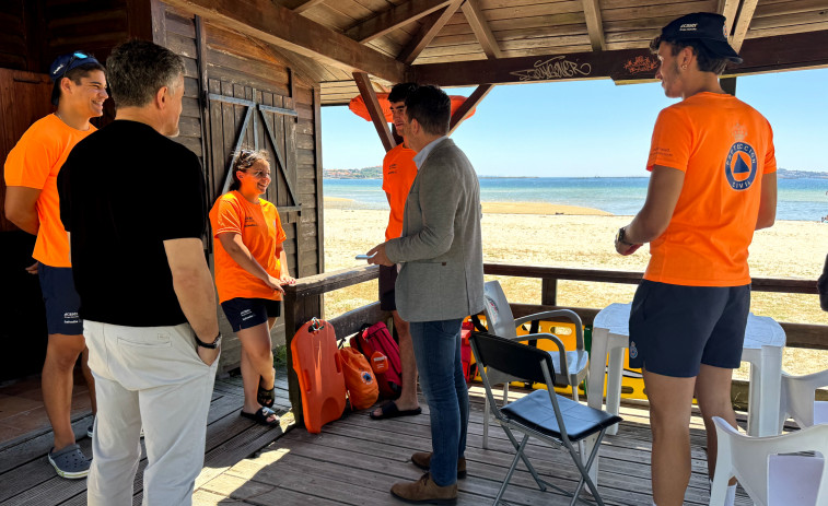 Activado el servicio de socorrismo con 14 vigilantes en tres playas de Boiro hasta el 31 de agosto