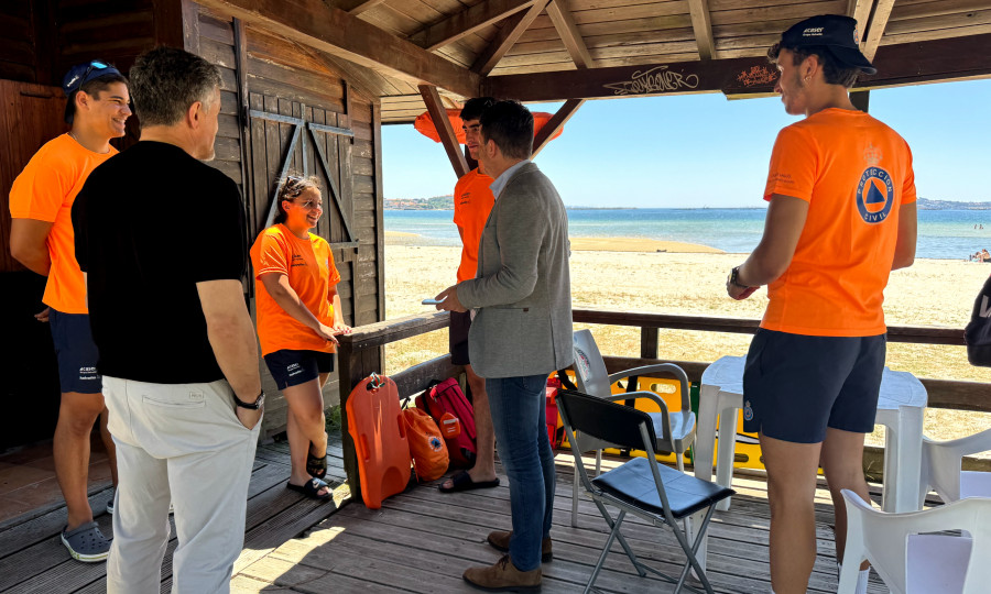 Activado el servicio de socorrismo con 14 vigilantes en tres playas de Boiro hasta el 31 de agosto