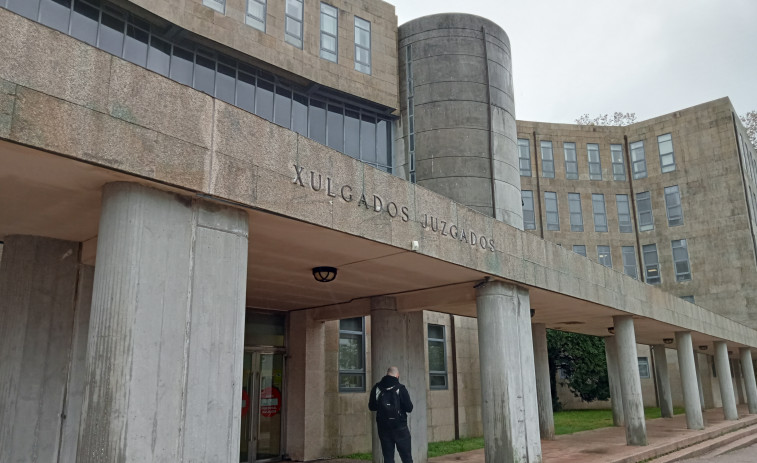 Solicitan 4 años de cárcel para la que fue coordinadora del SAF en Boiro por malversación de caudales públicos