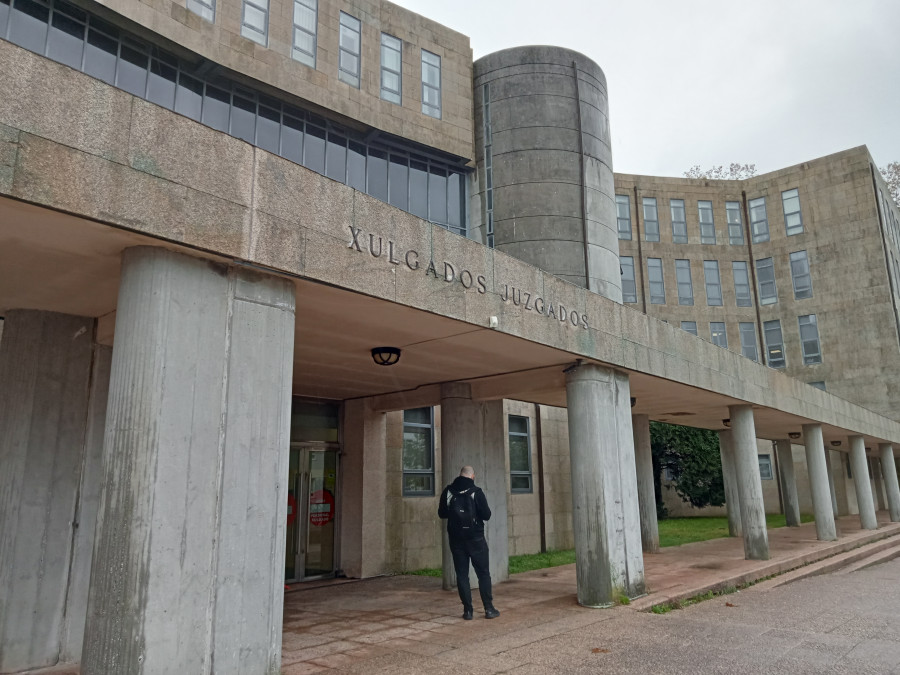 Solicitan 4 años de cárcel para la que fue coordinadora del SAF en Boiro por malversación de caudales públicos