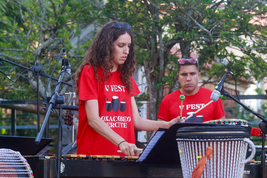 Cambados arrancó ayer una nueva edición del Festival de batucada ‘O Xacobeo Percute’
