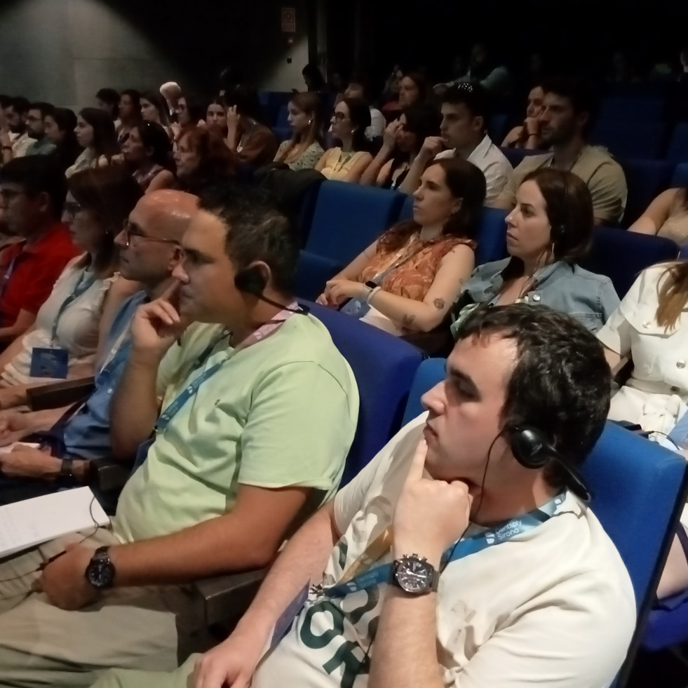 Los ponentes del Simposio Dental de A Pobra se alinearon en la disertación sobre el perfil de emergencia