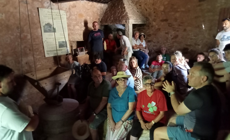 Amendo albergó una charla sobre “seráns, fiadas, muiñadas y romarías” como reuniones mal vistas
