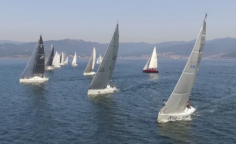 Un intratable Bon III se lleva la Regata Ramiro Carregal Rey organizada por el Real de Portosín