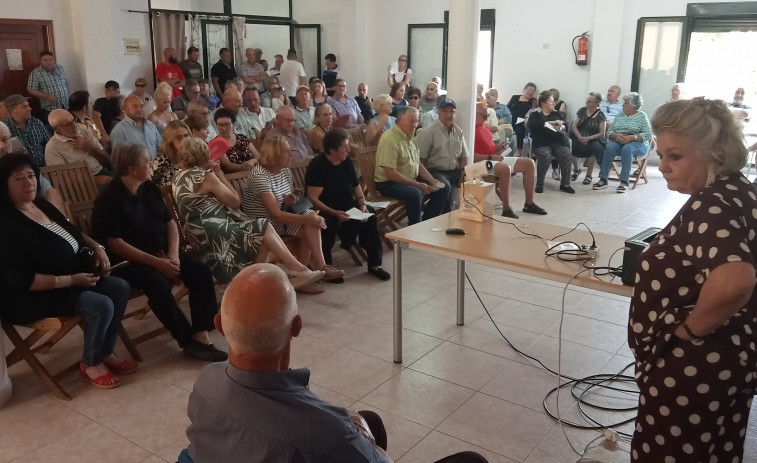 Siete empresas muestran su interés para explotar el camping Valverde, de la comunidad de montes de Olveira