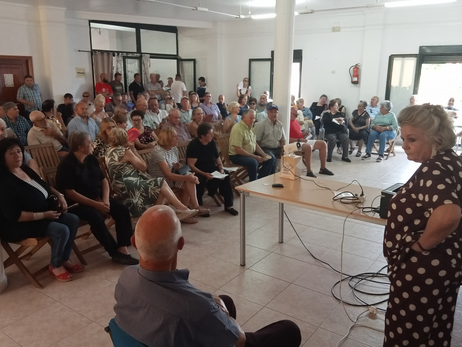 Siete empresas muestran su interés para explotar el camping Valverde, de la comunidad de montes de Olveira