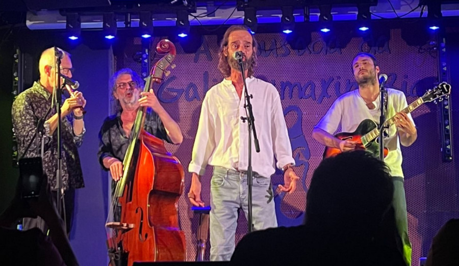 A Pousada vive una noche más que mágica en un concierto único en tributo a Javier Krahe