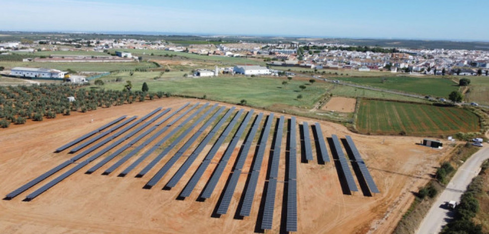 Un proyecto energético con sello gallego: E.nova Enerxía pone en marcha en Sevilla su primera planta de generación distribuida