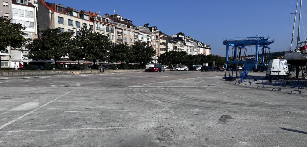 La Cofradía de San Roque de Portonovo libera el varadero para aparcamiento