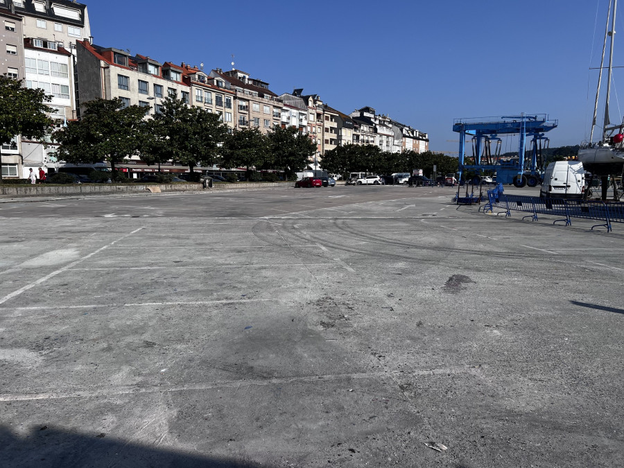 La Cofradía de San Roque de Portonovo libera el varadero para aparcamiento