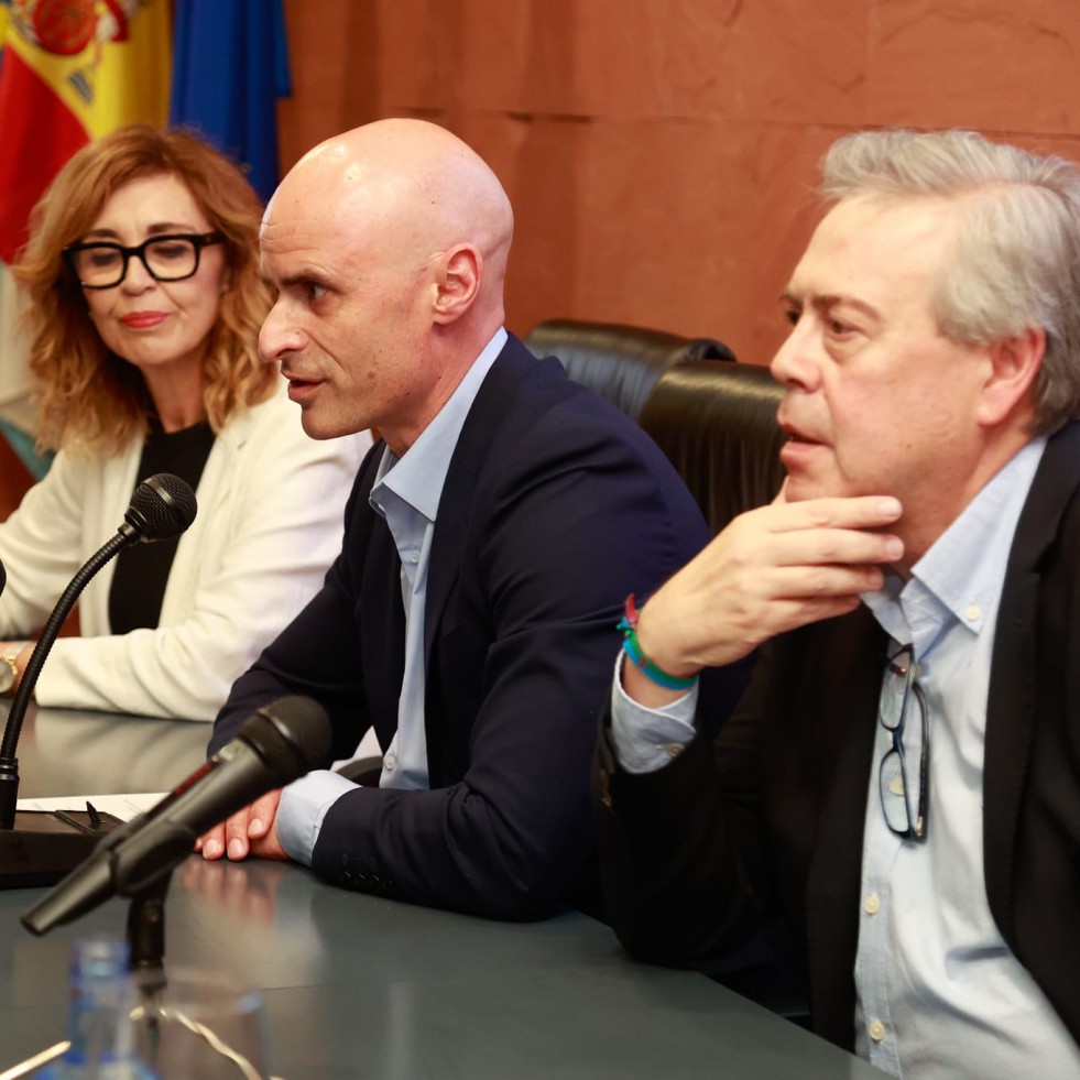 El conselleiro no descarta que en algún momento haya dos medicalizadas en O Salnés pero dice que 