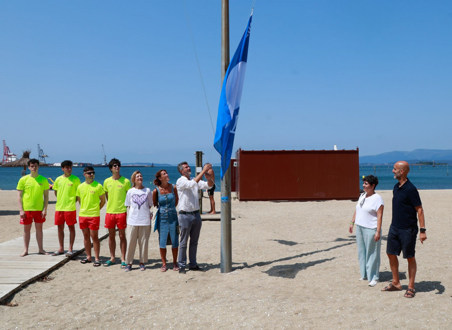 La playa de O Preguntoiro se queda sin socorristas a la espera de conseguir más a finales de semana