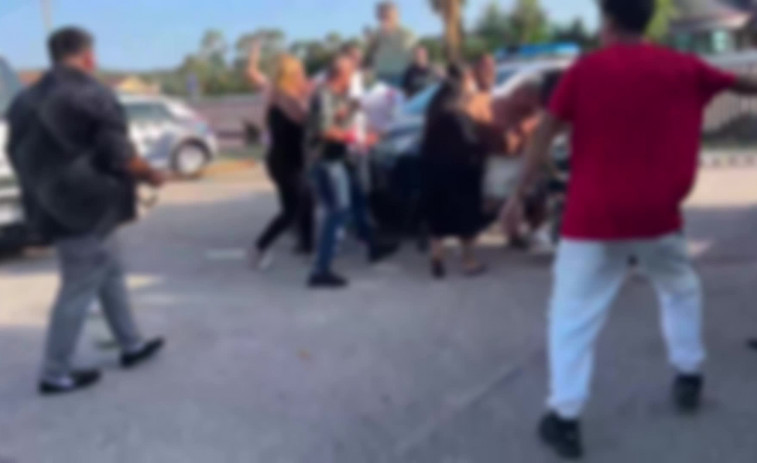 Así se vivió desde dentro la pelea multitudinaria en Ribeira que acabó con una persona fallecida